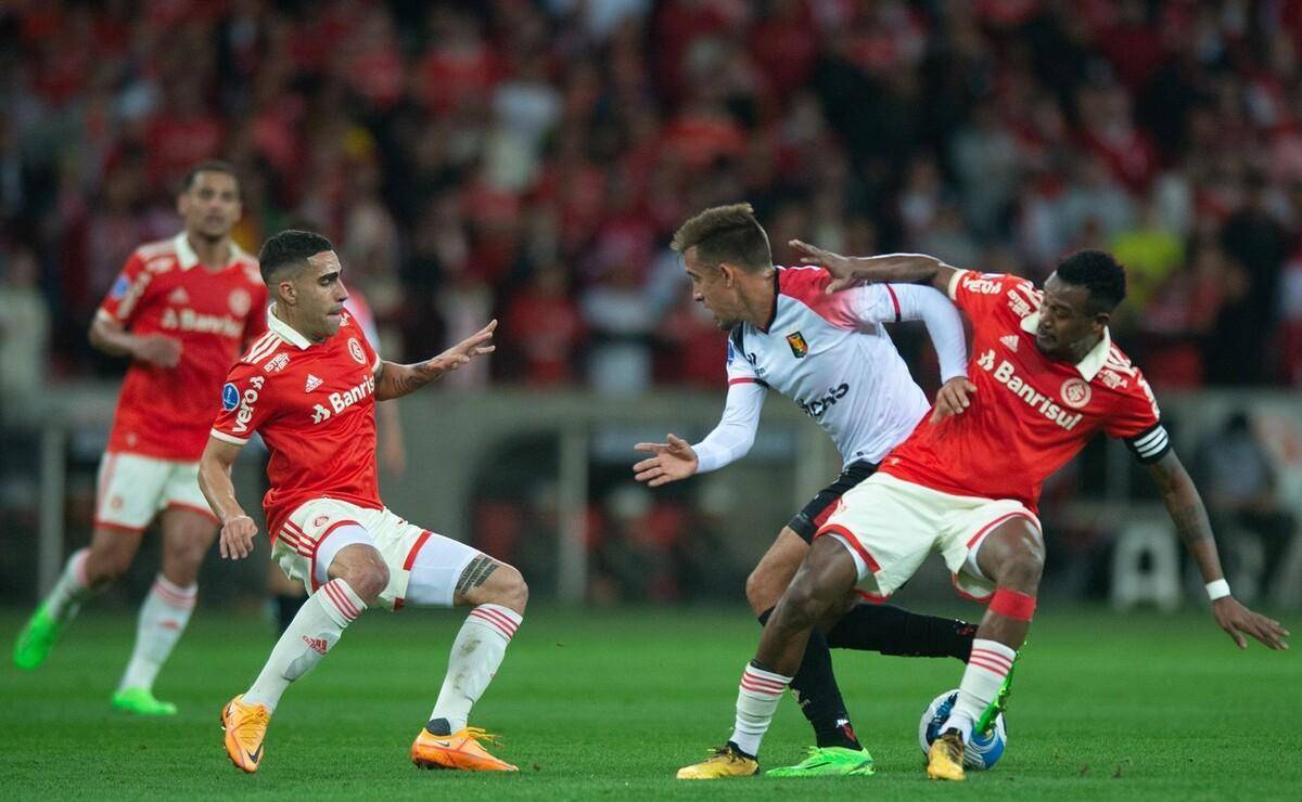 英雄联盟投注-包含法国杯加时末段走向成谜，山东男篮复出首秀，压力陡增，年轻球员得到机会的词条